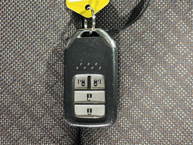 フリード Ｇ・ホンダセンシング　純正９型ＳＤナビ　両側電動　バックカメラ　ＬＥＤヘッドライト　ＥＴＣ　シートヒーター　ドライブレコーダー　スマートキー　クルーズコントロール　フロアマット　スペアキー　オートライト　プッシュスタート（18枚目）