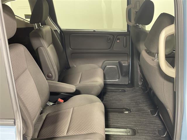 フリード Ｇ・ホンダセンシング　純正９型ＳＤナビ　両側電動　バックカメラ　ＬＥＤヘッドライト　ＥＴＣ　シートヒーター　ドライブレコーダー　スマートキー　クルーズコントロール　フロアマット　スペアキー　オートライト　プッシュスタート（23枚目）