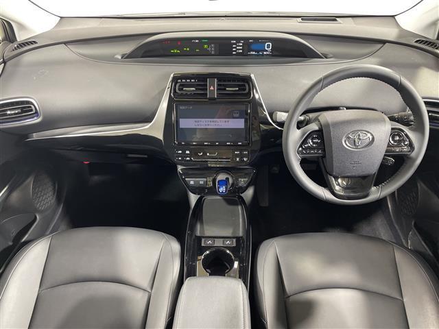 プリウス Ａツーリングセレクション　トヨタセーフティーセンス　純正９型ＳＤナビ　モデリスタエアロ　バックカメラ　ＢＳＭ　シートヒーター　ドラレコ　ＥＴＣ　スマートキー　レーダークルーズコントロール　純正１７インチＡＷ　ＡＣ１００Ｖ電源（2枚目）