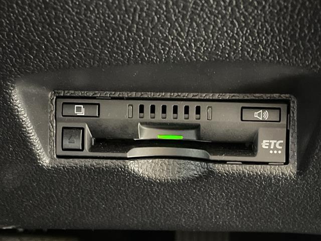 プリウス Ａツーリングセレクション　トヨタセーフティーセンス　純正９型ＳＤナビ　モデリスタエアロ　バックカメラ　ＢＳＭ　シートヒーター　ドラレコ　ＥＴＣ　スマートキー　レーダークルーズコントロール　純正１７インチＡＷ　ＡＣ１００Ｖ電源（11枚目）