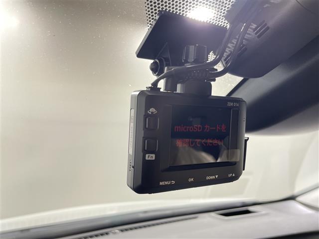 プリウス Ａツーリングセレクション　トヨタセーフティーセンス　純正９型ＳＤナビ　モデリスタエアロ　バックカメラ　ＢＳＭ　シートヒーター　ドラレコ　ＥＴＣ　スマートキー　レーダークルーズコントロール　純正１７インチＡＷ　ＡＣ１００Ｖ電源（12枚目）