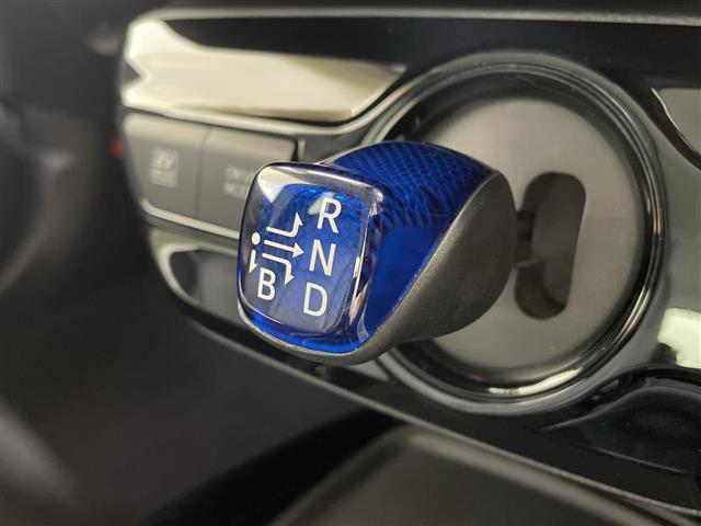 プリウス Ａツーリングセレクション　トヨタセーフティーセンス　純正９型ＳＤナビ　モデリスタエアロ　バックカメラ　ＢＳＭ　シートヒーター　ドラレコ　ＥＴＣ　スマートキー　レーダークルーズコントロール　純正１７インチＡＷ　ＡＣ１００Ｖ電源（19枚目）