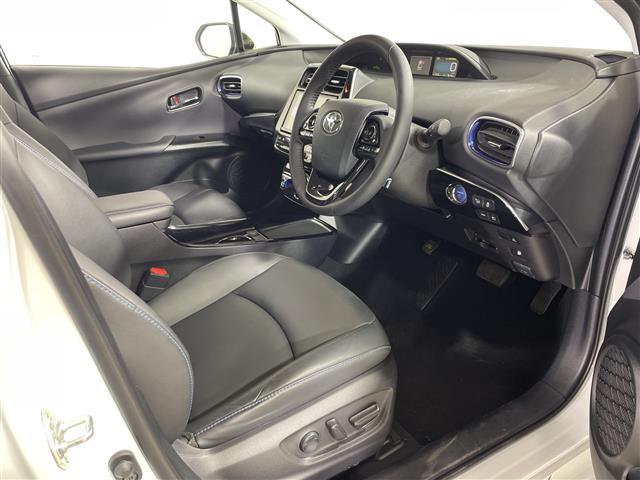 プリウス Ａツーリングセレクション　トヨタセーフティーセンス　純正９型ＳＤナビ　モデリスタエアロ　バックカメラ　ＢＳＭ　シートヒーター　ドラレコ　ＥＴＣ　スマートキー　レーダークルーズコントロール　純正１７インチＡＷ　ＡＣ１００Ｖ電源（23枚目）