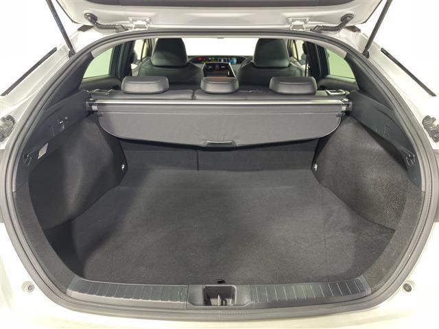 プリウス Ａツーリングセレクション　トヨタセーフティーセンス　純正９型ＳＤナビ　モデリスタエアロ　バックカメラ　ＢＳＭ　シートヒーター　ドラレコ　ＥＴＣ　スマートキー　レーダークルーズコントロール　純正１７インチＡＷ　ＡＣ１００Ｖ電源（26枚目）