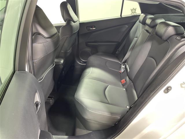 プリウス Ａツーリングセレクション　トヨタセーフティーセンス　純正９型ＳＤナビ　モデリスタエアロ　バックカメラ　ＢＳＭ　シートヒーター　ドラレコ　ＥＴＣ　スマートキー　レーダークルーズコントロール　純正１７インチＡＷ　ＡＣ１００Ｖ電源（29枚目）