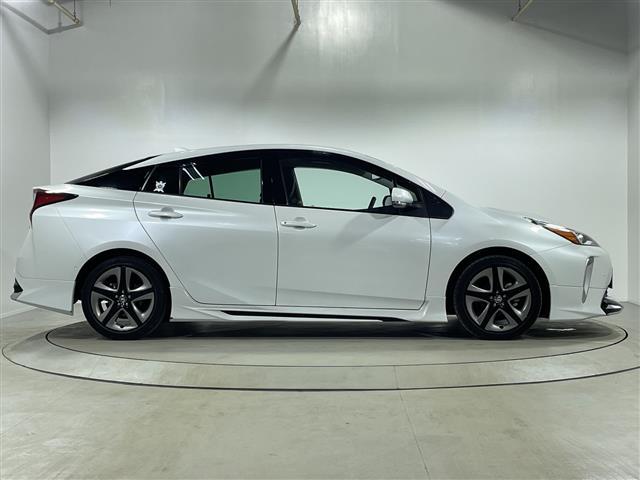 プリウス Ａツーリングセレクション　トヨタセーフティーセンス　純正９型ＳＤナビ　モデリスタエアロ　バックカメラ　ＢＳＭ　シートヒーター　ドラレコ　ＥＴＣ　スマートキー　レーダークルーズコントロール　純正１７インチＡＷ　ＡＣ１００Ｖ電源（36枚目）