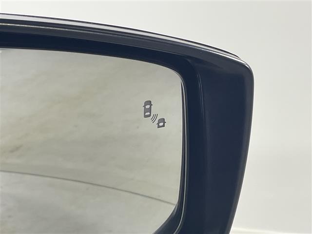 リーフ Ｘ　Ｖセレクション　プロパイロット　純正９型ＳＤナビ　３６０°　ＬＥＤヘッドライト　ＥＴＣ　シートヒーター　ＢＳＭ　スマートキー　追従クルコン　ステアリングヒーター　純正１７インチＡＷ　オートライト　取扱説明書　保証書（4枚目）