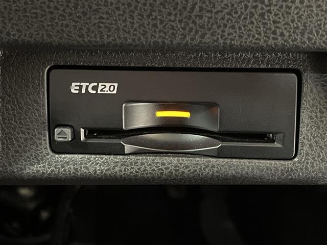 リーフ Ｘ　Ｖセレクション　プロパイロット　純正９型ＳＤナビ　３６０°　ＬＥＤヘッドライト　ＥＴＣ　シートヒーター　ＢＳＭ　スマートキー　追従クルコン　ステアリングヒーター　純正１７インチＡＷ　オートライト　取扱説明書　保証書（6枚目）