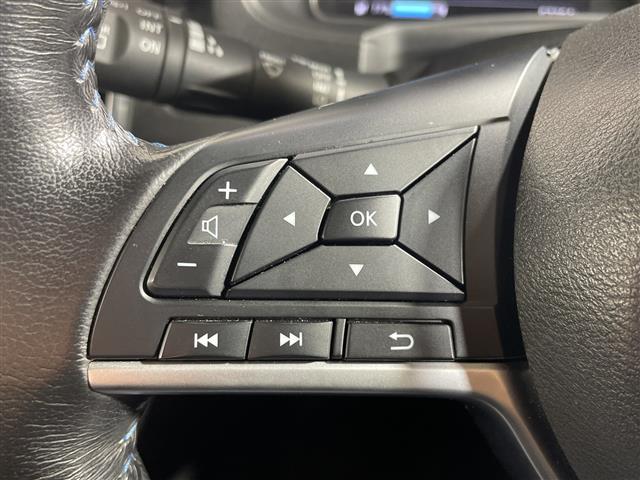 リーフ Ｘ　Ｖセレクション　プロパイロット　純正９型ＳＤナビ　３６０°　ＬＥＤヘッドライト　ＥＴＣ　シートヒーター　ＢＳＭ　スマートキー　追従クルコン　ステアリングヒーター　純正１７インチＡＷ　オートライト　取扱説明書　保証書（10枚目）