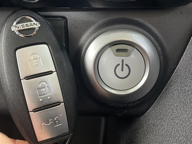 リーフ Ｘ　Ｖセレクション　プロパイロット　純正９型ＳＤナビ　３６０°　ＬＥＤヘッドライト　ＥＴＣ　シートヒーター　ＢＳＭ　スマートキー　追従クルコン　ステアリングヒーター　純正１７インチＡＷ　オートライト　取扱説明書　保証書（20枚目）