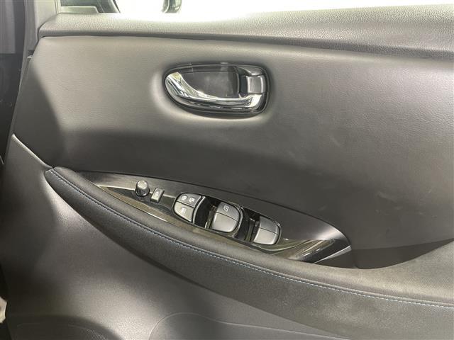 リーフ Ｘ　Ｖセレクション　プロパイロット　純正９型ＳＤナビ　３６０°　ＬＥＤヘッドライト　ＥＴＣ　シートヒーター　ＢＳＭ　スマートキー　追従クルコン　ステアリングヒーター　純正１７インチＡＷ　オートライト　取扱説明書　保証書（22枚目）