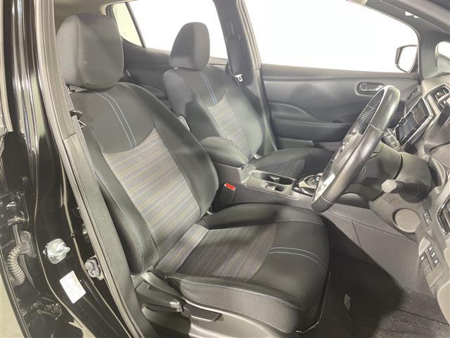 リーフ Ｘ　Ｖセレクション　プロパイロット　純正９型ＳＤナビ　３６０°　ＬＥＤヘッドライト　ＥＴＣ　シートヒーター　ＢＳＭ　スマートキー　追従クルコン　ステアリングヒーター　純正１７インチＡＷ　オートライト　取扱説明書　保証書（23枚目）