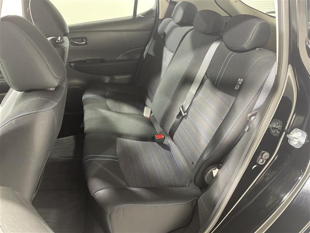 リーフ Ｘ　Ｖセレクション　プロパイロット　純正９型ＳＤナビ　３６０°　ＬＥＤヘッドライト　ＥＴＣ　シートヒーター　ＢＳＭ　スマートキー　追従クルコン　ステアリングヒーター　純正１７インチＡＷ　オートライト　取扱説明書　保証書（29枚目）