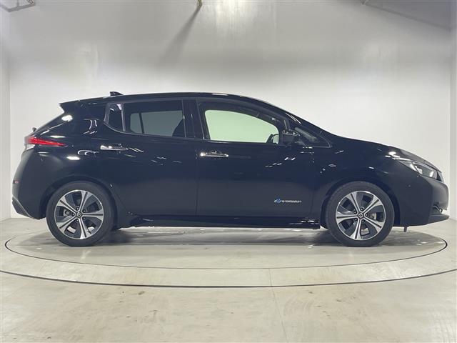 リーフ Ｘ　Ｖセレクション　プロパイロット　純正９型ＳＤナビ　３６０°　ＬＥＤヘッドライト　ＥＴＣ　シートヒーター　ＢＳＭ　スマートキー　追従クルコン　ステアリングヒーター　純正１７インチＡＷ　オートライト　取扱説明書　保証書（37枚目）