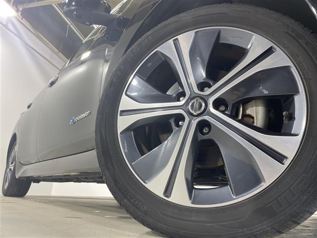 リーフ Ｘ　Ｖセレクション　プロパイロット　純正９型ＳＤナビ　３６０°　ＬＥＤヘッドライト　ＥＴＣ　シートヒーター　ＢＳＭ　スマートキー　追従クルコン　ステアリングヒーター　純正１７インチＡＷ　オートライト　取扱説明書　保証書（39枚目）