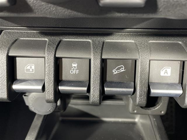 ジムニー ＸＣ　社外メモリナビ　４ＷＤ　クルーズコントロール　スズキセーフティーサポート　シートヒーター　スマートキー　背面タイヤ　純正１６インチアルミホイール　ダウンヒルアシストコントロール　レーンキープアシスト（3枚目）