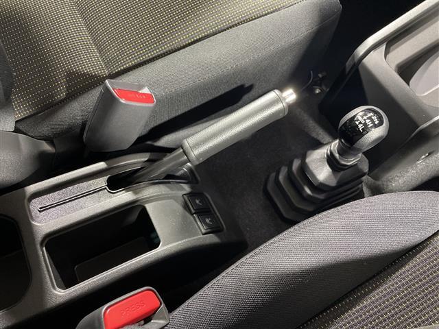 ジムニー ＸＣ　社外メモリナビ　４ＷＤ　クルーズコントロール　スズキセーフティーサポート　シートヒーター　スマートキー　背面タイヤ　純正１６インチアルミホイール　ダウンヒルアシストコントロール　レーンキープアシスト（13枚目）