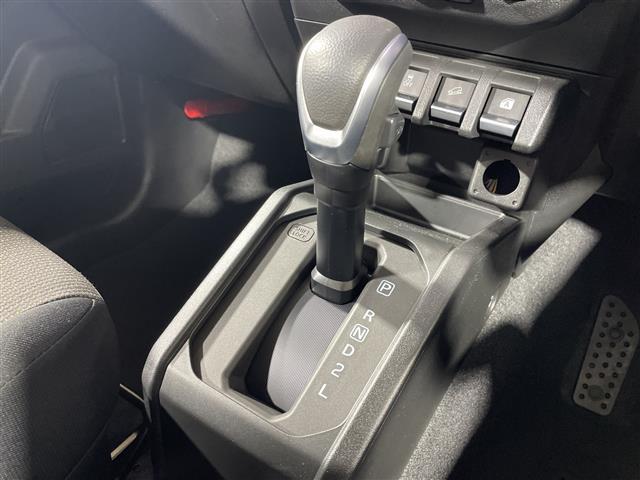 ジムニー ＸＣ　社外メモリナビ　４ＷＤ　クルーズコントロール　スズキセーフティーサポート　シートヒーター　スマートキー　背面タイヤ　純正１６インチアルミホイール　ダウンヒルアシストコントロール　レーンキープアシスト（14枚目）
