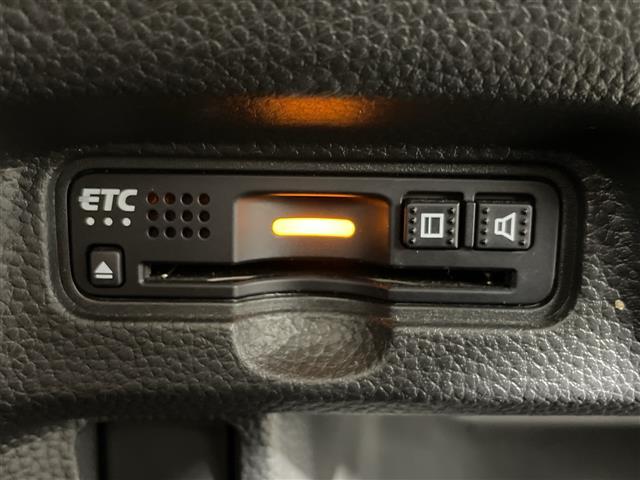 N-BOXカスタム G・Lターボホンダセンシング 純正8型ナビ 両側電動 Bカメラ ETC LEDヘッドライト コンビシート シートヒーター フォグ ホンダセンシング ACC フルセグ フロアマット スマートキー パドルシフト 純15AW 2トーン(6枚目)