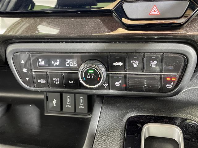 N-BOXカスタム G・Lターボホンダセンシング 純正8型ナビ 両側電動 Bカメラ ETC LEDヘッドライト コンビシート シートヒーター フォグ ホンダセンシング ACC フルセグ フロアマット スマートキー パドルシフト 純15AW 2トーン(12枚目)