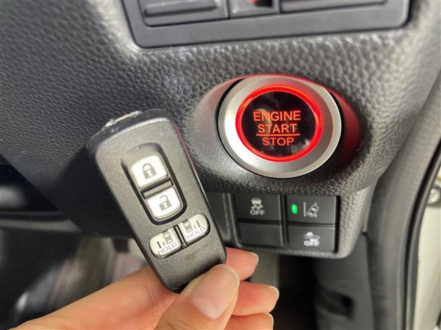 N-BOXカスタム G・Lターボホンダセンシング 純正8型ナビ 両側電動 Bカメラ ETC LEDヘッドライト コンビシート シートヒーター フォグ ホンダセンシング ACC フルセグ フロアマット スマートキー パドルシフト 純15AW 2トーン(14枚目)