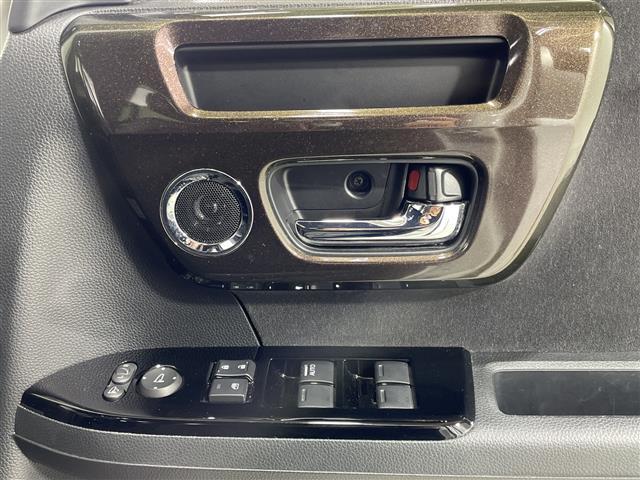 N-BOXカスタム G・Lターボホンダセンシング 純正8型ナビ 両側電動 Bカメラ ETC LEDヘッドライト コンビシート シートヒーター フォグ ホンダセンシング ACC フルセグ フロアマット スマートキー パドルシフト 純15AW 2トーン(19枚目)