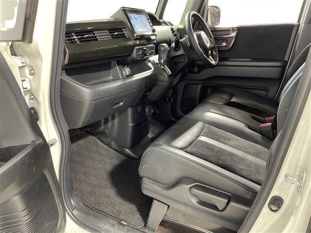 N-BOXカスタム G・Lターボホンダセンシング 純正8型ナビ 両側電動 Bカメラ ETC LEDヘッドライト コンビシート シートヒーター フォグ ホンダセンシング ACC フルセグ フロアマット スマートキー パドルシフト 純15AW 2トーン(28枚目)