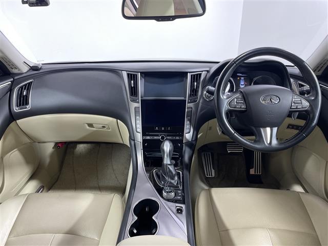 スカイライン ３５０ＧＴ　ハイブリッド　タイプＳＰ　純正ナビ　全周囲カメラ　全方位運転支援システム　クルーズコントロール　メモリーシート　レザーシート　パワーシート　シートヒーター　スペアキー１本　ステアリングリモコン　ビルトインＥＴＣ　純正１９ＡＷ（2枚目）