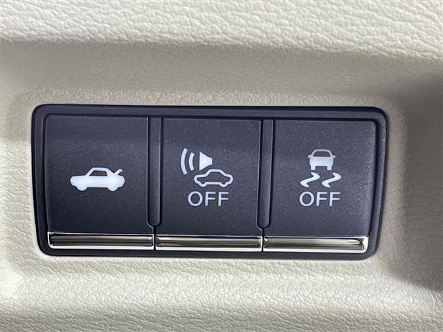 スカイライン ３５０ＧＴ　ハイブリッド　タイプＳＰ　純正ナビ　全周囲カメラ　全方位運転支援システム　クルーズコントロール　メモリーシート　レザーシート　パワーシート　シートヒーター　スペアキー１本　ステアリングリモコン　ビルトインＥＴＣ　純正１９ＡＷ（6枚目）