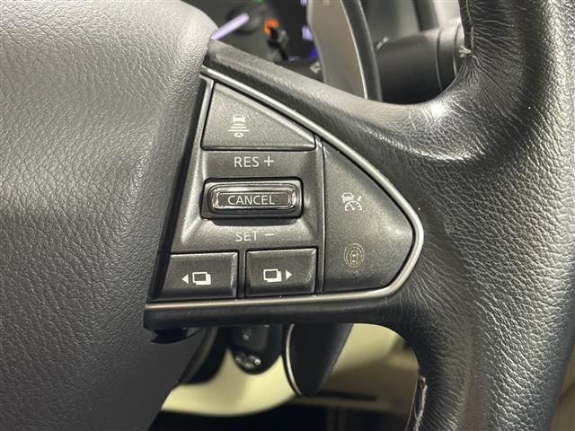 スカイライン ３５０ＧＴ　ハイブリッド　タイプＳＰ　純正ナビ　全周囲カメラ　全方位運転支援システム　クルーズコントロール　メモリーシート　レザーシート　パワーシート　シートヒーター　スペアキー１本　ステアリングリモコン　ビルトインＥＴＣ　純正１９ＡＷ（11枚目）