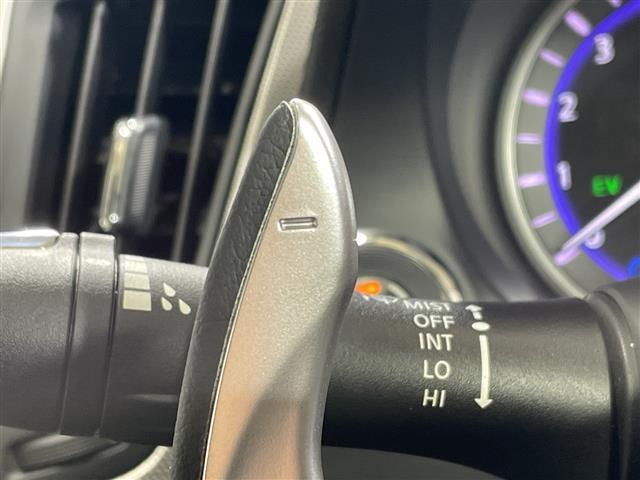 スカイライン ３５０ＧＴ　ハイブリッド　タイプＳＰ　純正ナビ　全周囲カメラ　全方位運転支援システム　クルーズコントロール　メモリーシート　レザーシート　パワーシート　シートヒーター　スペアキー１本　ステアリングリモコン　ビルトインＥＴＣ　純正１９ＡＷ（12枚目）