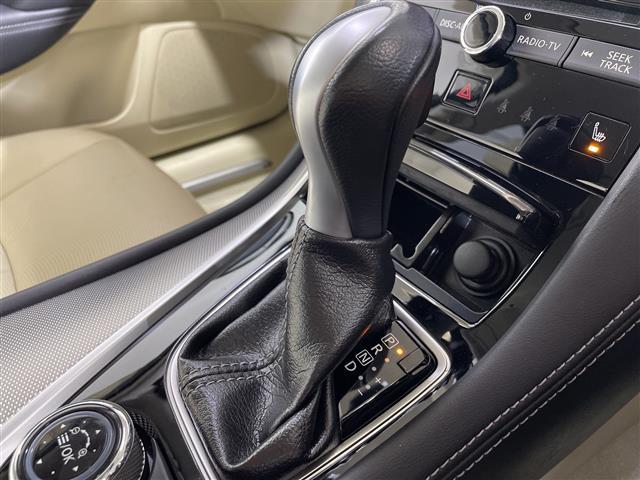 スカイライン ３５０ＧＴ　ハイブリッド　タイプＳＰ　純正ナビ　全周囲カメラ　全方位運転支援システム　クルーズコントロール　メモリーシート　レザーシート　パワーシート　シートヒーター　スペアキー１本　ステアリングリモコン　ビルトインＥＴＣ　純正１９ＡＷ（20枚目）