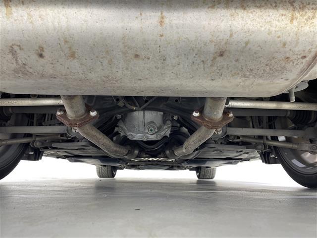 スカイライン ３５０ＧＴ　ハイブリッド　タイプＳＰ　純正ナビ　全周囲カメラ　全方位運転支援システム　クルーズコントロール　メモリーシート　レザーシート　パワーシート　シートヒーター　スペアキー１本　ステアリングリモコン　ビルトインＥＴＣ　純正１９ＡＷ（43枚目）