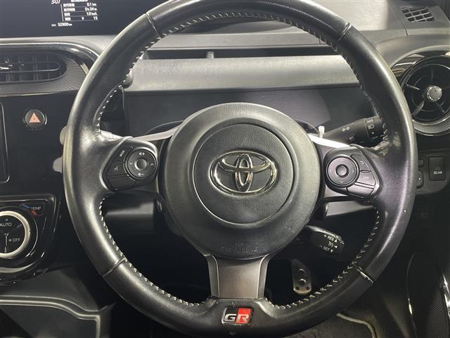 アクア Ｇ　ＧＲスポーツ・１７インチパッケージ　純正ＳＤナビ　Ｂカメラ　純正エアロ　ＬＥＤ　ＥＴＣ　ドラレコ　トヨタセーフティーセンス　クルーズコントロール　純正フロアマット　スマートキー　オートマチックハイビーム　純正１７インチＡＷ　ドアバイザー（11枚目）