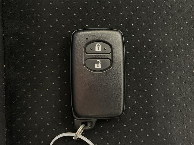 アクア Ｇ　ＧＲスポーツ・１７インチパッケージ　純正ＳＤナビ　Ｂカメラ　純正エアロ　ＬＥＤ　ＥＴＣ　ドラレコ　トヨタセーフティーセンス　クルーズコントロール　純正フロアマット　スマートキー　オートマチックハイビーム　純正１７インチＡＷ　ドアバイザー（20枚目）