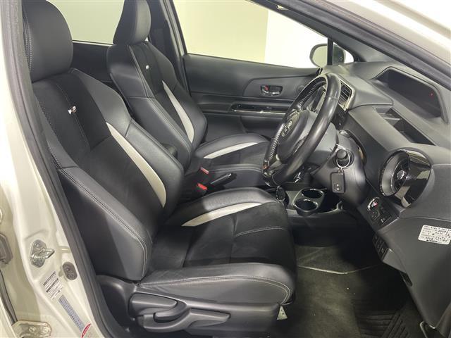 アクア Ｇ　ＧＲスポーツ・１７インチパッケージ　純正ＳＤナビ　Ｂカメラ　純正エアロ　ＬＥＤ　ＥＴＣ　ドラレコ　トヨタセーフティーセンス　クルーズコントロール　純正フロアマット　スマートキー　オートマチックハイビーム　純正１７インチＡＷ　ドアバイザー（22枚目）