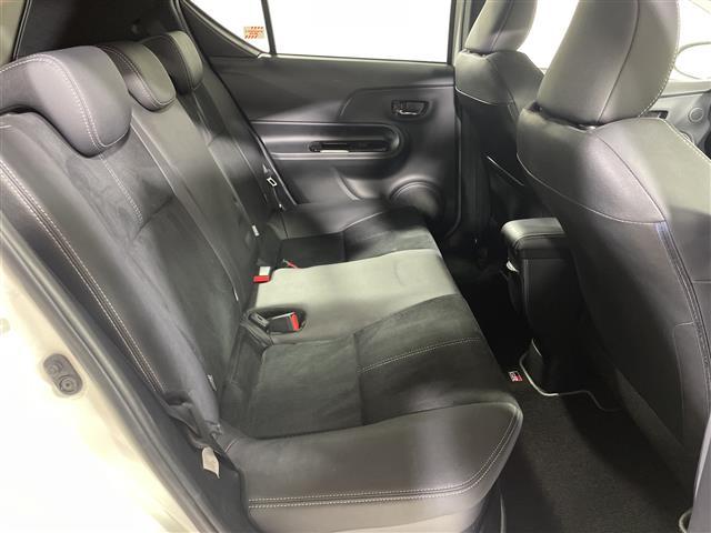 アクア Ｇ　ＧＲスポーツ・１７インチパッケージ　純正ＳＤナビ　Ｂカメラ　純正エアロ　ＬＥＤ　ＥＴＣ　ドラレコ　トヨタセーフティーセンス　クルーズコントロール　純正フロアマット　スマートキー　オートマチックハイビーム　純正１７インチＡＷ　ドアバイザー（24枚目）