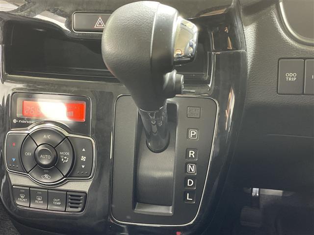 ソリオ ハイブリッドＭＺ　純正７インチＳＤナビ　両側パワースライドドア　バックカメラ　ＥＴＣ　クルーズコントロール　純正ＨＩＤランプ　純正１５インチアルミホイール　デュアルカメラブレーキサポート　スペアキー　フロアマット（15枚目）