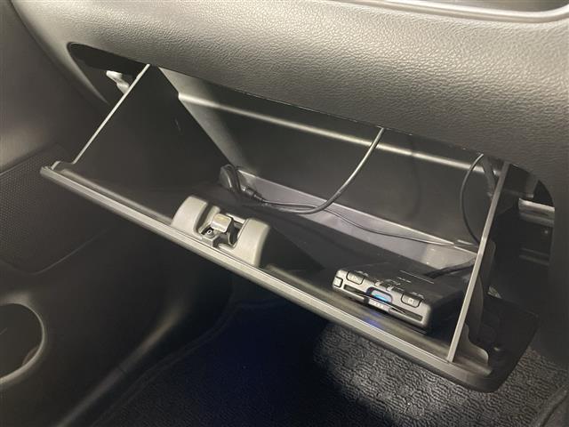 ソリオ ハイブリッドＭＺ　純正７インチＳＤナビ　両側パワースライドドア　バックカメラ　ＥＴＣ　クルーズコントロール　純正ＨＩＤランプ　純正１５インチアルミホイール　デュアルカメラブレーキサポート　スペアキー　フロアマット（20枚目）