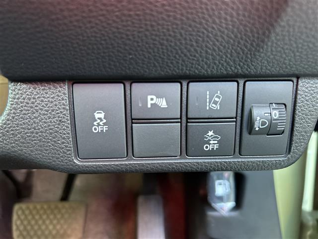 Ｎ－ＯＮＥ オリジナルスタイルプラスアーバン　ホンダセンシング　純正９型ナビ　バックカメラ　コンビシート　シートヒーター　ホンダセンシング　ＬＥＤヘッドライト　スマートキー　１４インチスチールホイール　カラードディッシュホイール　フロアマット（7枚目）