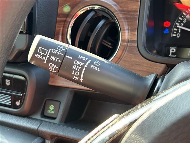 Ｎ－ＯＮＥ オリジナルスタイルプラスアーバン　ホンダセンシング　純正９型ナビ　バックカメラ　コンビシート　シートヒーター　ホンダセンシング　ＬＥＤヘッドライト　スマートキー　１４インチスチールホイール　カラードディッシュホイール　フロアマット（10枚目）