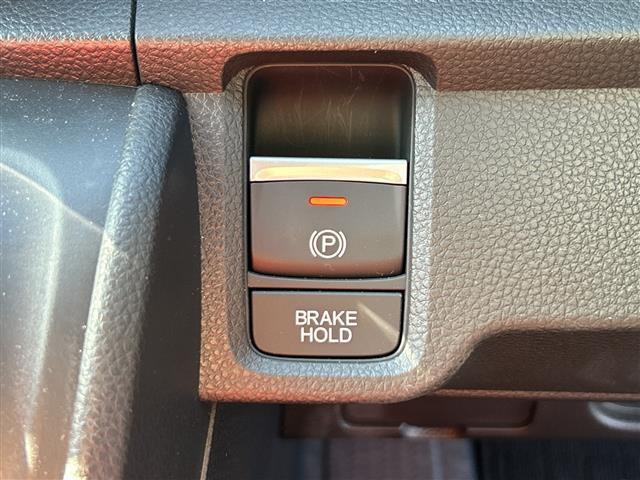 Ｎ－ＯＮＥ オリジナルスタイルプラスアーバン　ホンダセンシング　純正９型ナビ　バックカメラ　コンビシート　シートヒーター　ホンダセンシング　ＬＥＤヘッドライト　スマートキー　１４インチスチールホイール　カラードディッシュホイール　フロアマット（18枚目）