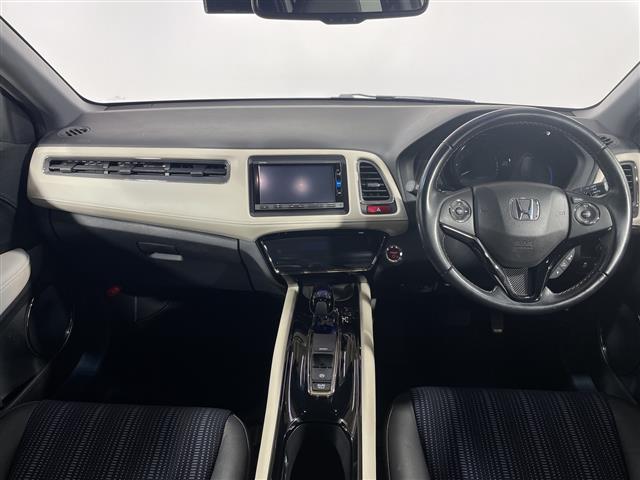 ヴェゼル ハイブリッド　純正ナビ　バックカメラ　ドラレコ　シートヒーター　パドルシフト　ＬＥＤ　ＥＴＣ　クルコン　ハーフレザーシート　スペアキー　フロアマット　純正１７インチＡＷ　フォグランプ　スマートキー　取扱説明書（2枚目）