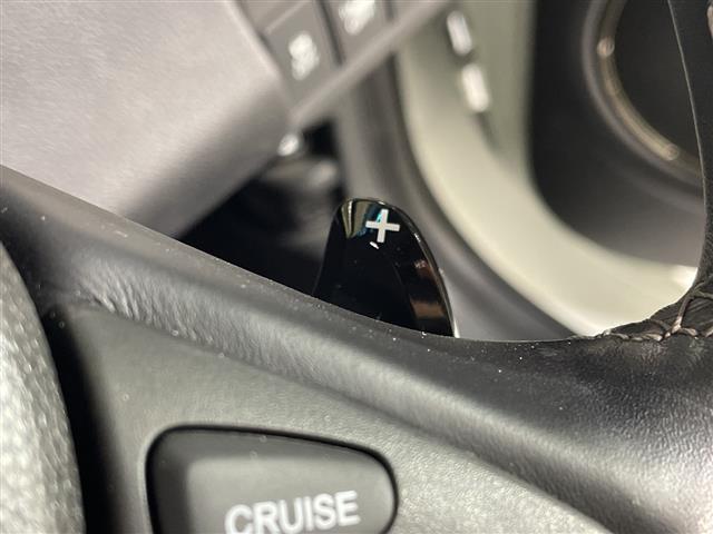 ヴェゼル ハイブリッド　純正ナビ　バックカメラ　ドラレコ　シートヒーター　パドルシフト　ＬＥＤ　ＥＴＣ　クルコン　ハーフレザーシート　スペアキー　フロアマット　純正１７インチＡＷ　フォグランプ　スマートキー　取扱説明書（6枚目）