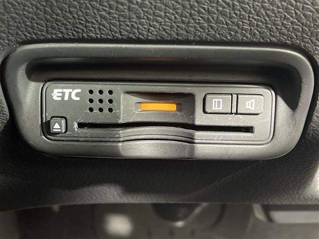 ヴェゼル ハイブリッド　純正ナビ　バックカメラ　ドラレコ　シートヒーター　パドルシフト　ＬＥＤ　ＥＴＣ　クルコン　ハーフレザーシート　スペアキー　フロアマット　純正１７インチＡＷ　フォグランプ　スマートキー　取扱説明書（8枚目）