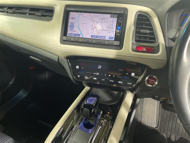 ヴェゼル ハイブリッド　純正ナビ　バックカメラ　ドラレコ　シートヒーター　パドルシフト　ＬＥＤ　ＥＴＣ　クルコン　ハーフレザーシート　スペアキー　フロアマット　純正１７インチＡＷ　フォグランプ　スマートキー　取扱説明書（16枚目）