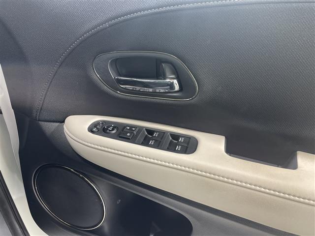 ヴェゼル ハイブリッド　純正ナビ　バックカメラ　ドラレコ　シートヒーター　パドルシフト　ＬＥＤ　ＥＴＣ　クルコン　ハーフレザーシート　スペアキー　フロアマット　純正１７インチＡＷ　フォグランプ　スマートキー　取扱説明書（23枚目）