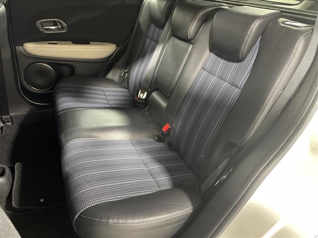 ヴェゼル ハイブリッド　純正ナビ　バックカメラ　ドラレコ　シートヒーター　パドルシフト　ＬＥＤ　ＥＴＣ　クルコン　ハーフレザーシート　スペアキー　フロアマット　純正１７インチＡＷ　フォグランプ　スマートキー　取扱説明書（30枚目）