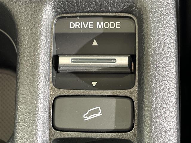 ヴェゼル ｅ：ＨＥＶ　Ｚ　ワンオーナー　ホンダコネクトディスプレー　フルセグＴＶ　ホンダセンシング　クルーズコントロール　ＢＳＭ　電動バックドア　ワイアレス充電器　４ＷＤ　スペアキー本　バックカメラ　ハーフレザー　ＥＴＣ２．０（6枚目）