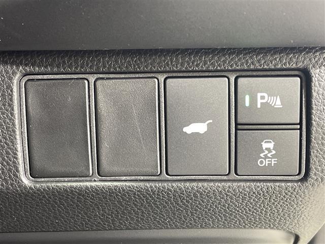 ヴェゼル ｅ：ＨＥＶ　Ｚ　ワンオーナー　ホンダコネクトディスプレー　フルセグＴＶ　ホンダセンシング　クルーズコントロール　ＢＳＭ　電動バックドア　ワイアレス充電器　４ＷＤ　スペアキー本　バックカメラ　ハーフレザー　ＥＴＣ２．０（9枚目）